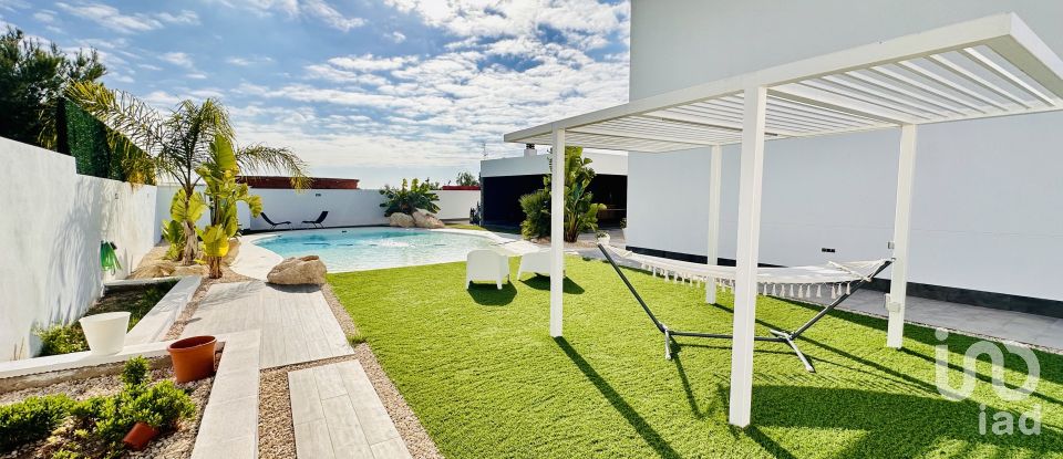 Cottage 5 bedrooms of 280 m² in Urbanización Valle del Sol (03110)