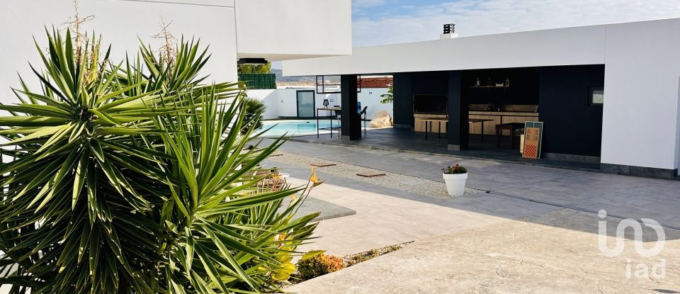 Cottage 5 bedrooms of 280 m² in Urbanización Valle del Sol (03110)