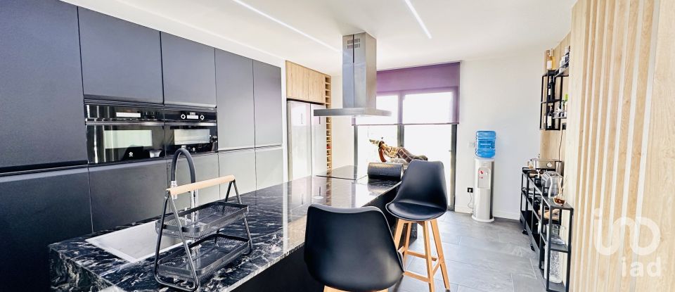 Cottage 5 bedrooms of 280 m² in Urbanización Valle del Sol (03110)