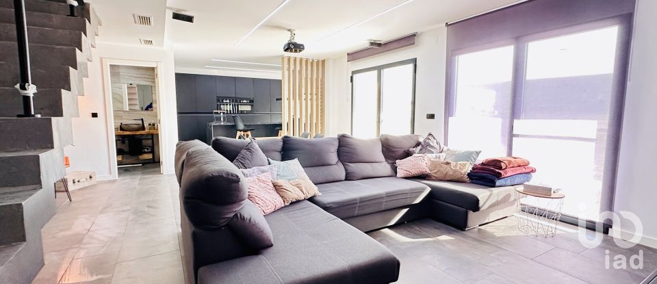 Cottage 5 bedrooms of 280 m² in Urbanización Valle del Sol (03110)