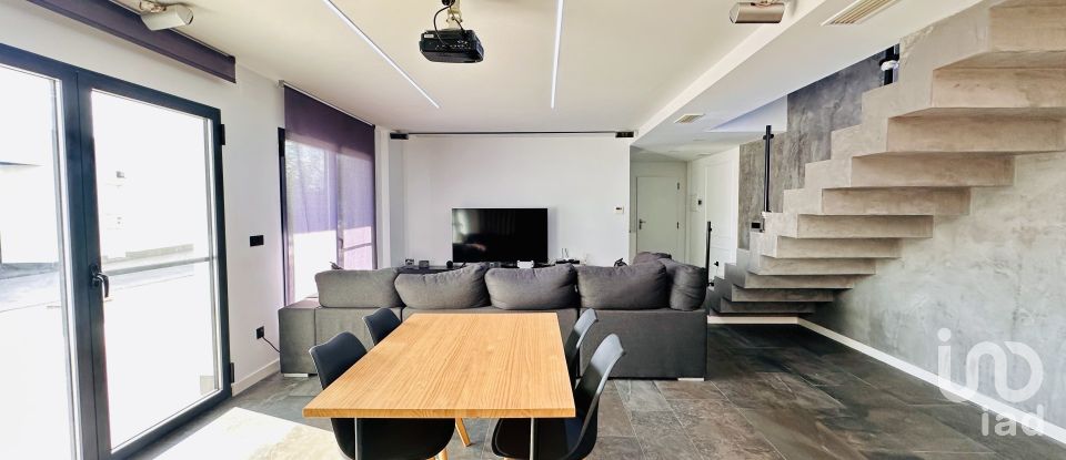 Cottage 5 bedrooms of 280 m² in Urbanización Valle del Sol (03110)