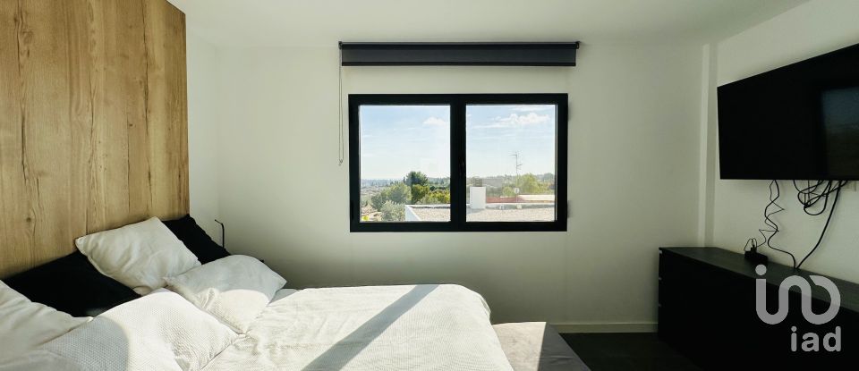 Cottage 5 bedrooms of 280 m² in Urbanización Valle del Sol (03110)