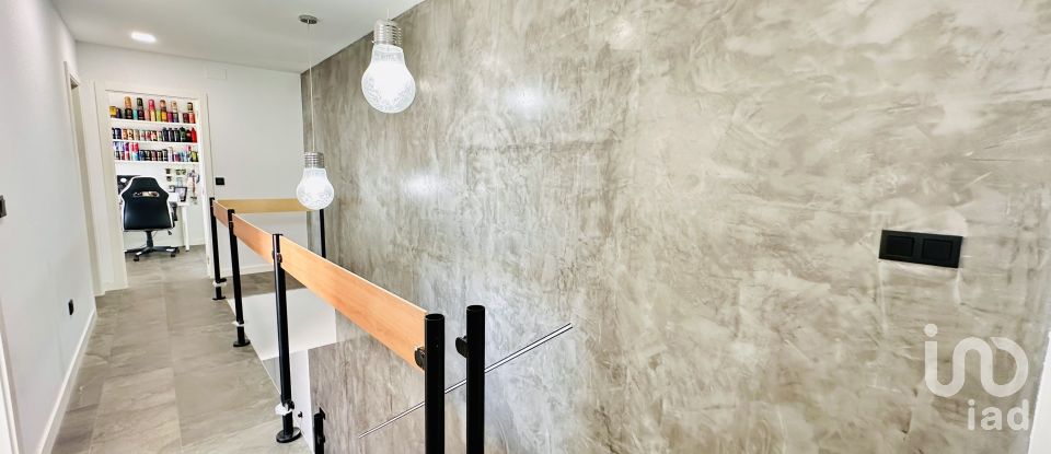 Cottage 5 bedrooms of 280 m² in Urbanización Valle del Sol (03110)