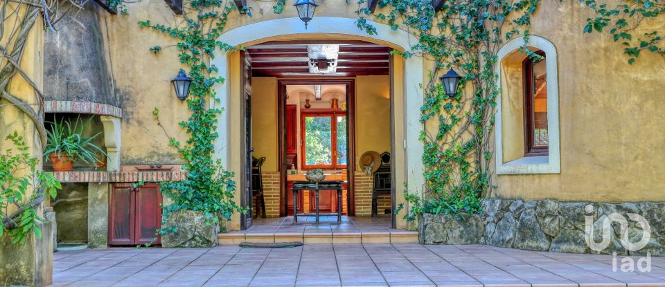 Demeure 3 chambres de 519 m² à Borriol (12190)