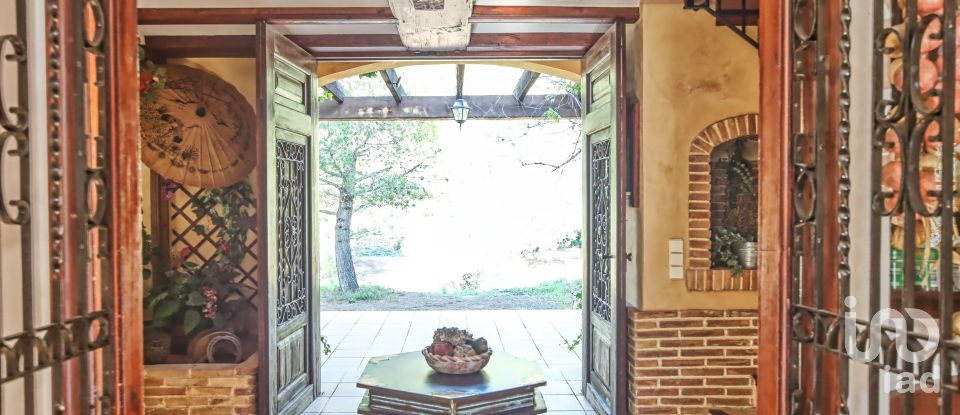 Demeure 3 chambres de 519 m² à Borriol (12190)