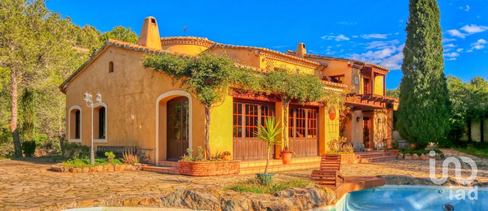 Demeure 3 chambres de 519 m² à Borriol (12190)