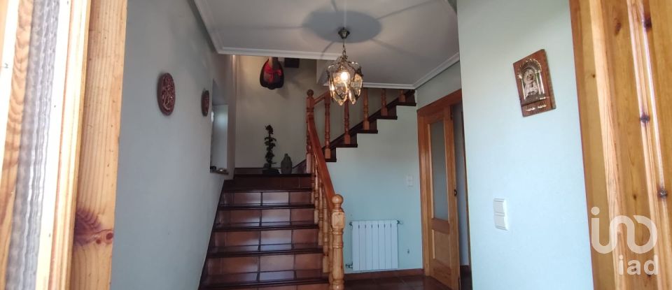 Casa rural 3 habitaciones de 584 m² en Soto de la Vega (24768)