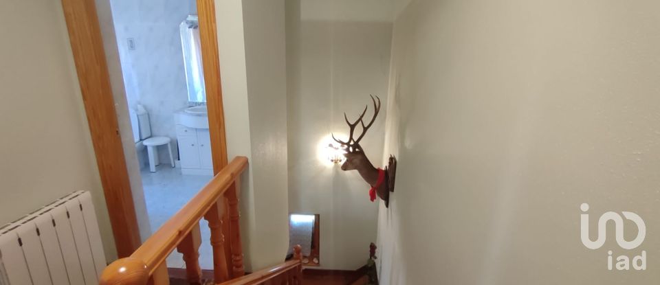 Casa rural 3 habitaciones de 584 m² en Soto de la Vega (24768)