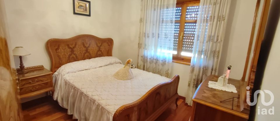 Casa rural 3 habitaciones de 584 m² en Soto de la Vega (24768)