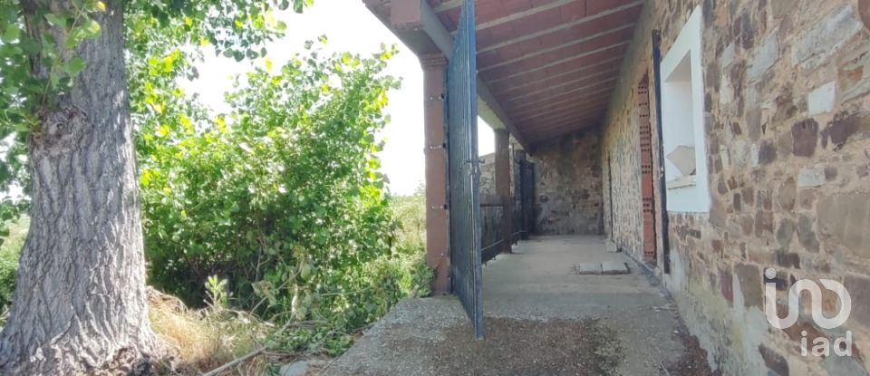 Casa rural 3 habitaciones de 584 m² en Soto de la Vega (24768)