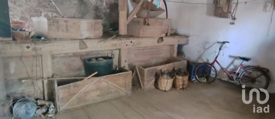 Casa rural 3 habitaciones de 584 m² en Soto de la Vega (24768)