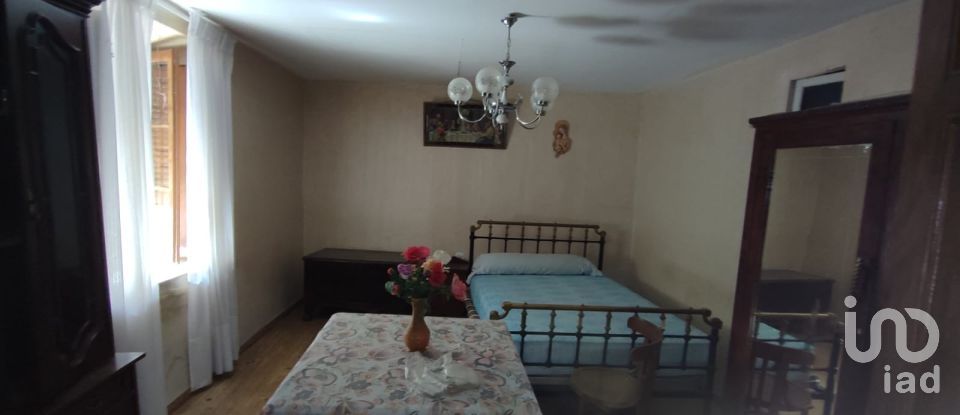 Casa de pueblo 3 habitaciones de 356 m² en San Justo de la Vega (24710)