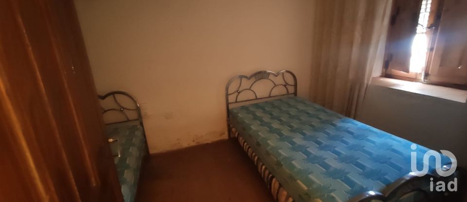 Casa de pueblo 3 habitaciones de 356 m² en San Justo de la Vega (24710)