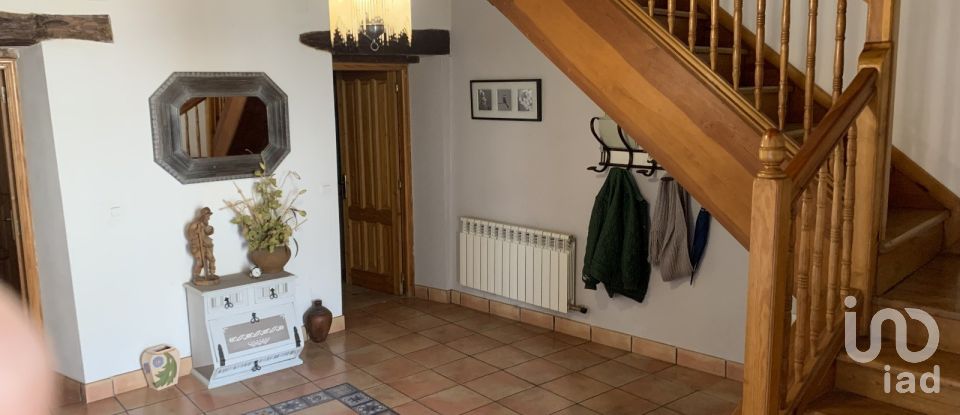 Casa 5 habitacions de 470 m² a Velliza (47131)