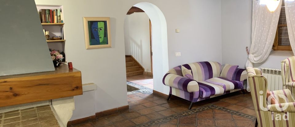 Casa 5 habitacions de 470 m² a Velliza (47131)