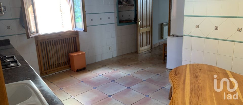 Casa 5 habitacions de 470 m² a Velliza (47131)