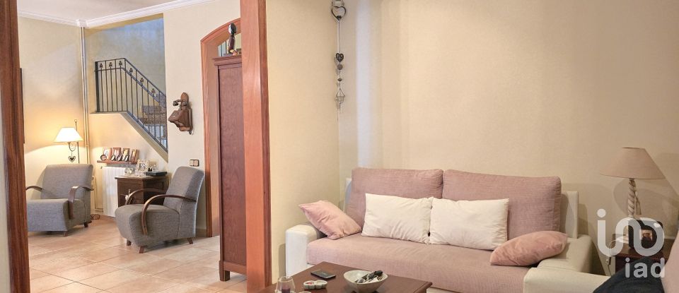 Casa 5 habitacions de 195 m² a Sabadell (08202)