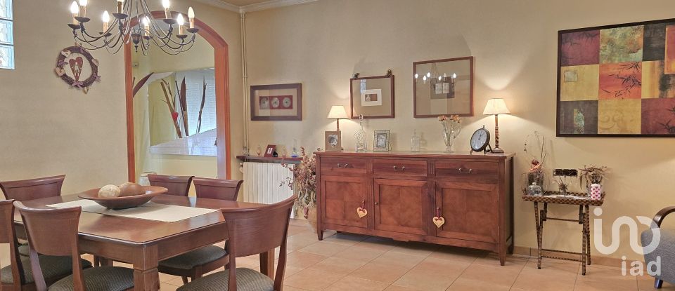 Casa 5 habitacions de 195 m² a Sabadell (08202)