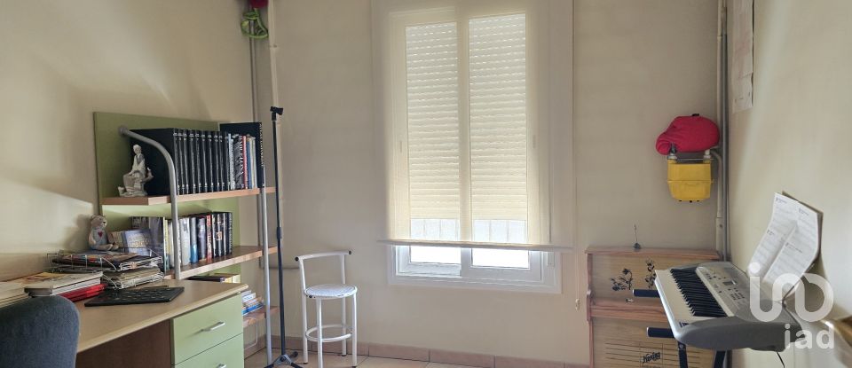 Casa 5 habitacions de 195 m² a Sabadell (08202)