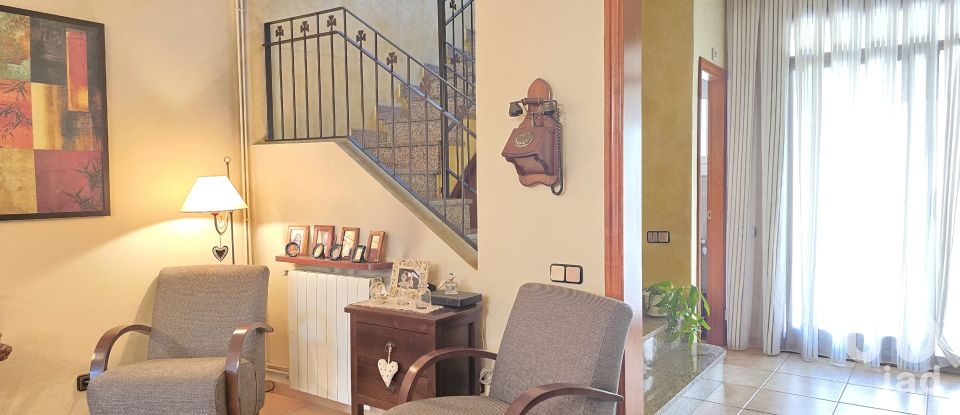 Casa 5 habitacions de 195 m² a Sabadell (08202)