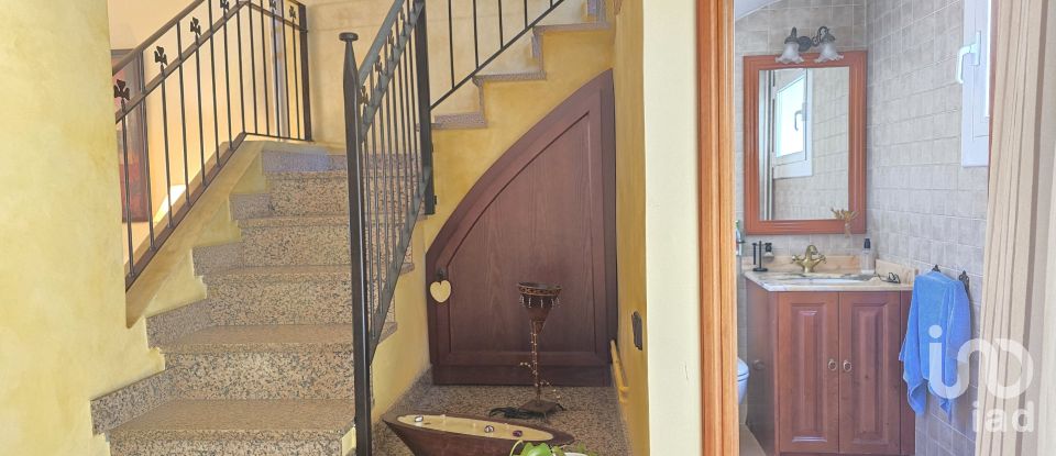 Casa 5 habitacions de 195 m² a Sabadell (08202)