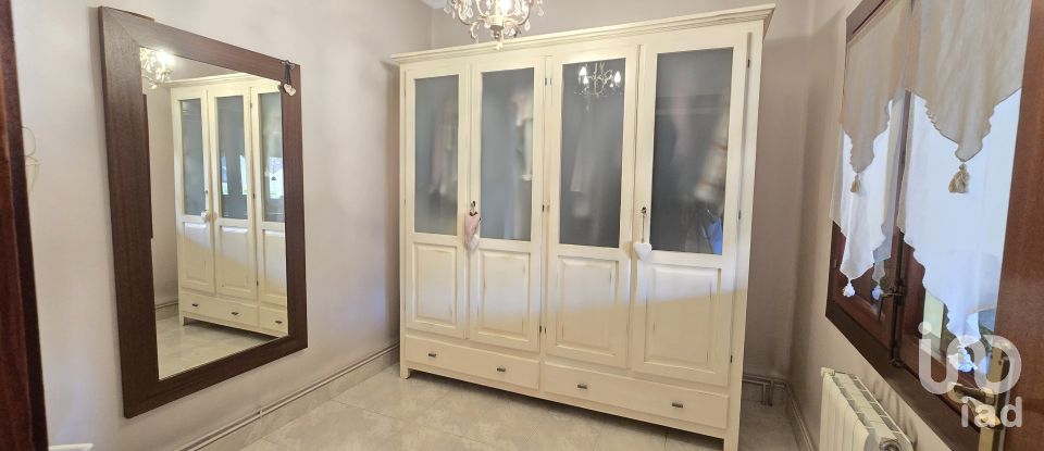 Casa 5 habitacions de 195 m² a Sabadell (08202)