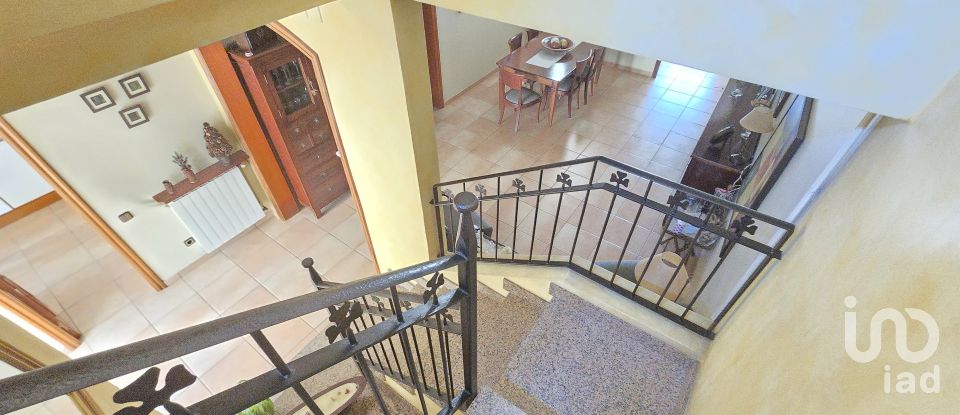 Casa 5 habitacions de 195 m² a Sabadell (08202)