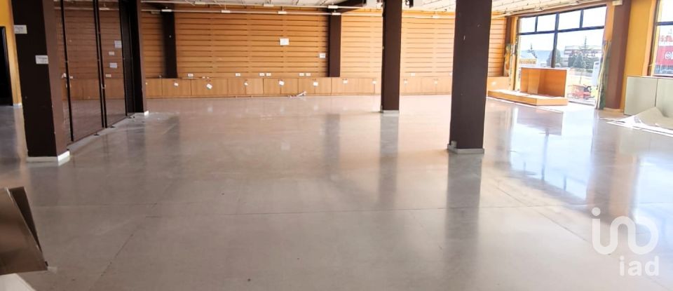 Building of 1,500 m² in San Andrés del Rabanedo (24010)