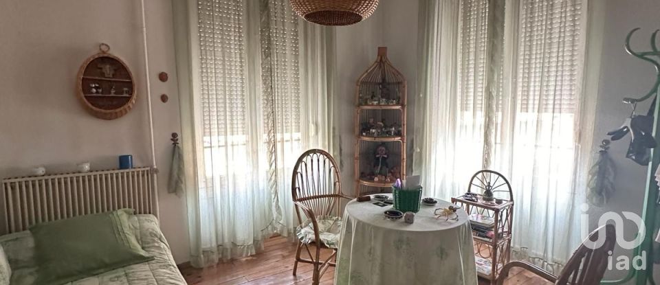 Block of flats in Veguellina de Orbigo (24350) of 351 m²