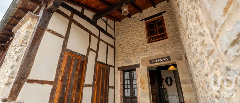 Maison 12 chambres de 700 m² à Miengo (39310)