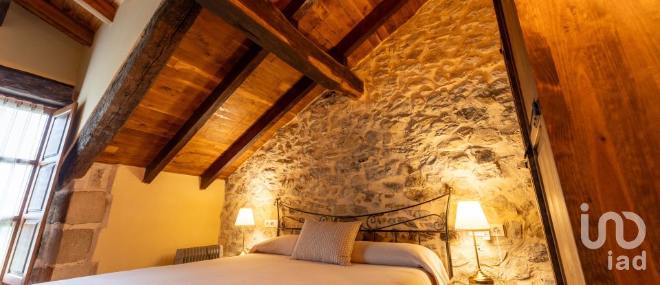 Maison 12 chambres de 700 m² à Miengo (39310)