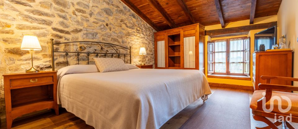 Maison 12 chambres de 700 m² à Miengo (39310)