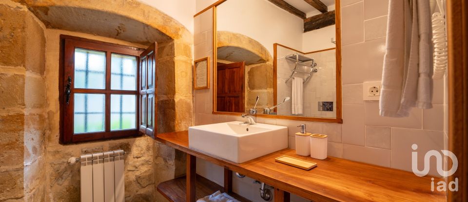 Maison 12 chambres de 700 m² à Miengo (39310)