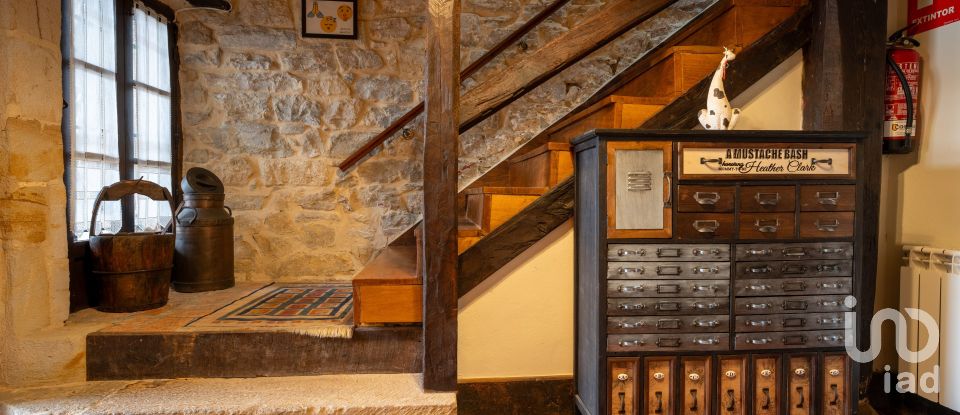 Maison 12 chambres de 700 m² à Miengo (39310)