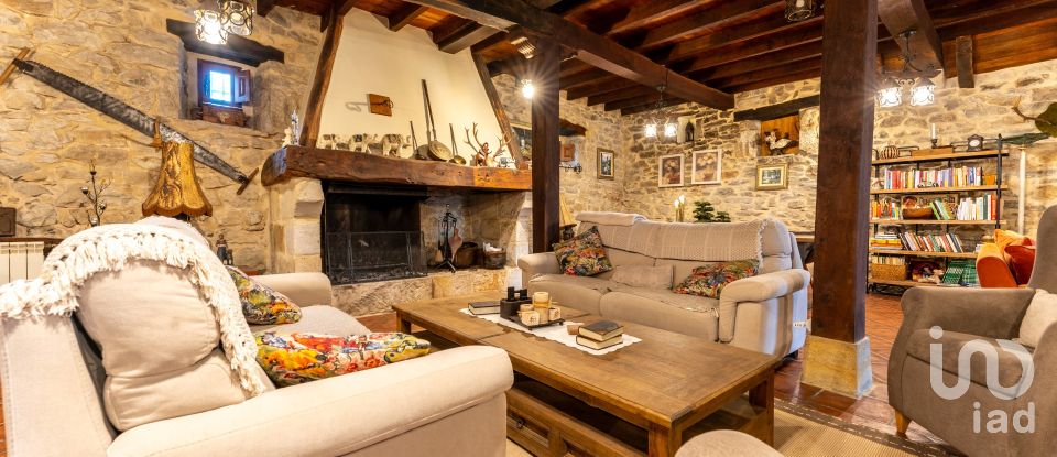 Maison 12 chambres de 700 m² à Miengo (39310)