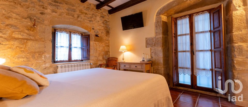 Maison 12 chambres de 700 m² à Miengo (39310)