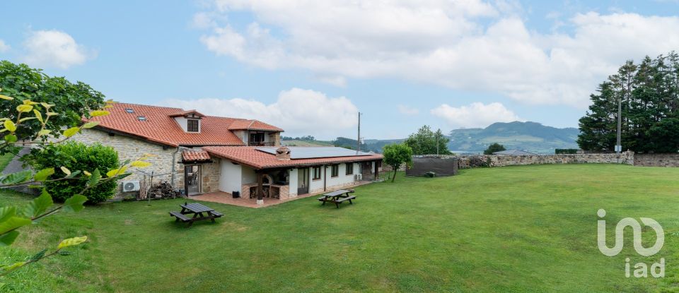 Maison 12 chambres de 700 m² à Miengo (39310)