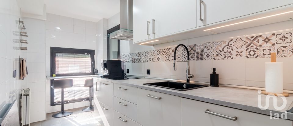 Apartment 3 bedrooms of 115 m² in Madrid (28054)