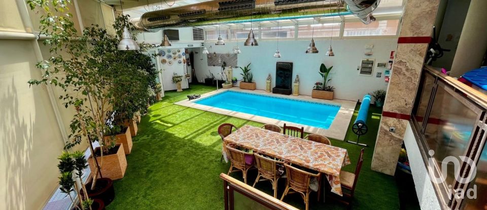 Cottage 4 bedrooms of 500 m² in Sax (03630)