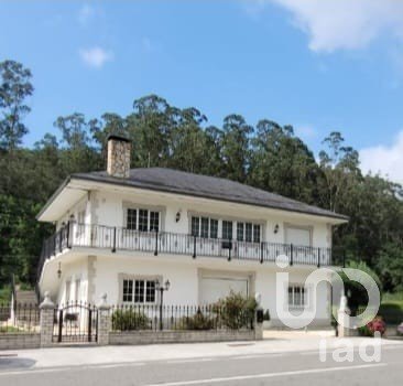 Casa 4 habitaciones de 268 m² en Viloalle (27747)