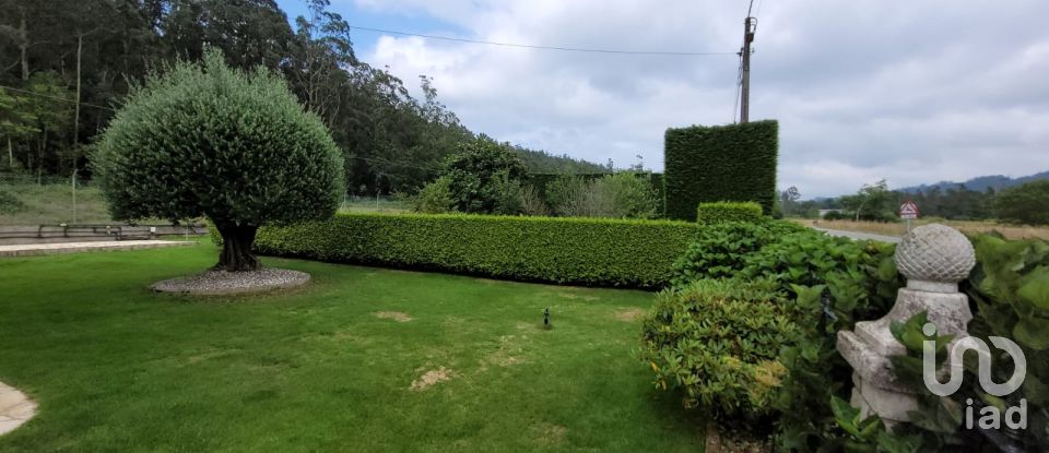 Casa 4 habitaciones de 268 m² en Viloalle (27747)