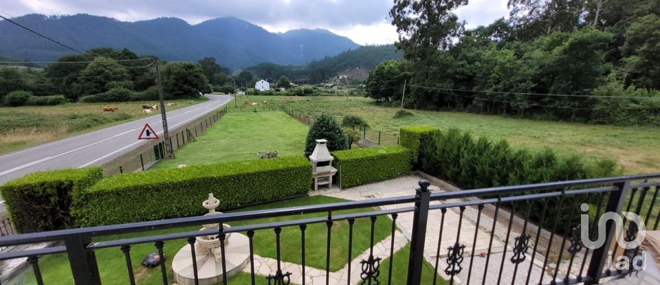 Casa 4 habitaciones de 268 m² en Viloalle (27747)