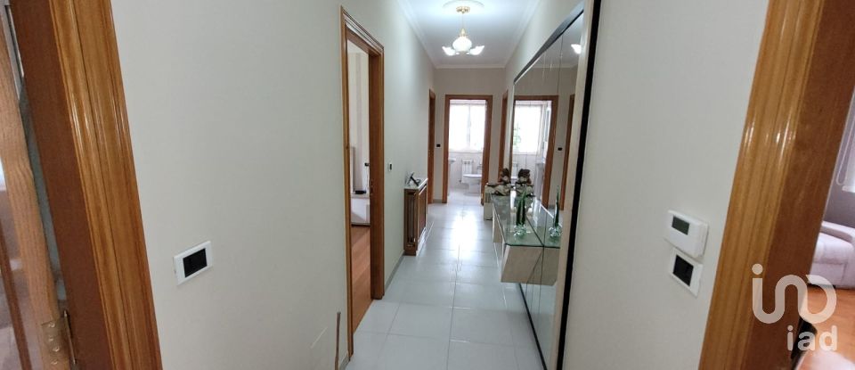 Casa 4 habitaciones de 268 m² en Viloalle (27747)