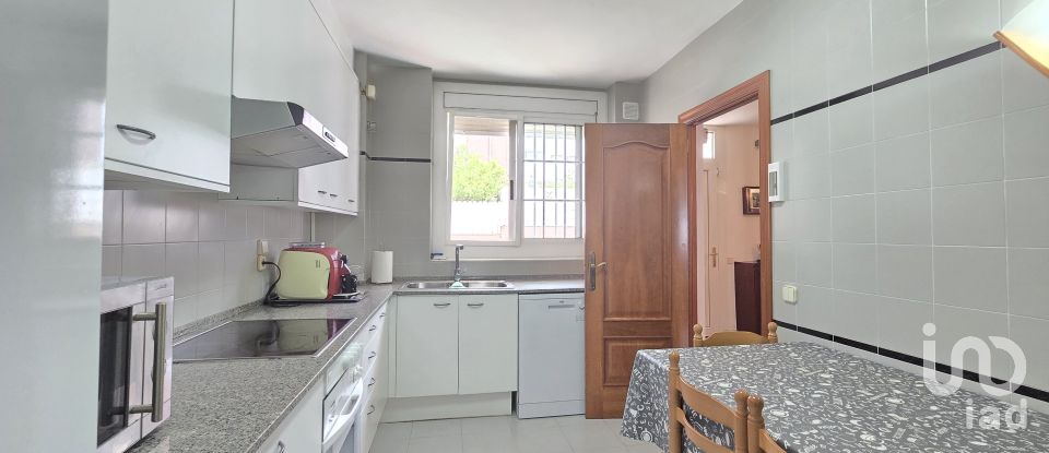 Casa 4 habitacions de 219 m² a Sabadell (08207)