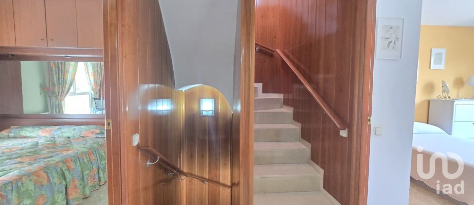 Casa 4 habitacions de 219 m² a Sabadell (08207)