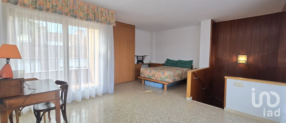 Casa 4 habitacions de 219 m² a Sabadell (08207)