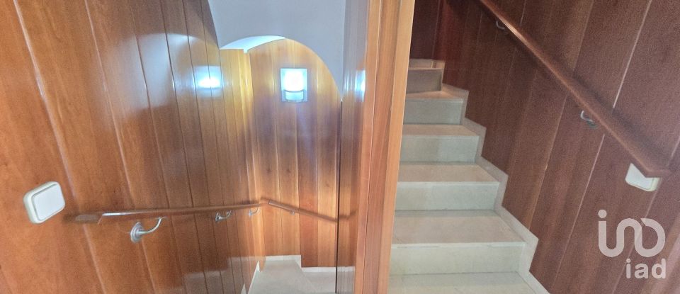 Casa 4 habitacions de 219 m² a Sabadell (08207)