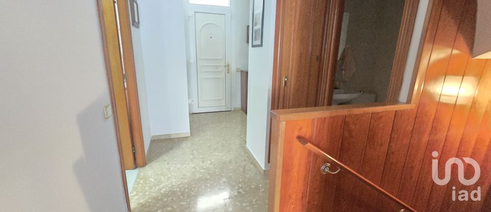 Casa 4 habitacions de 219 m² a Sabadell (08207)