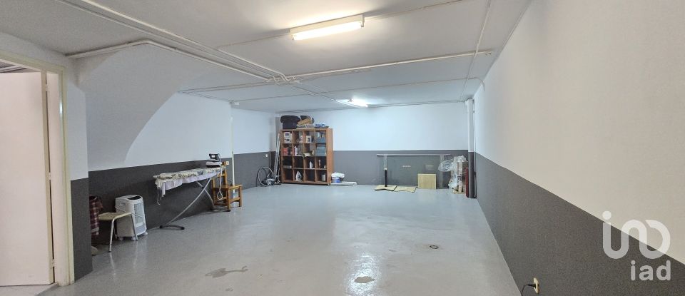 Casa 4 habitacions de 219 m² a Sabadell (08207)