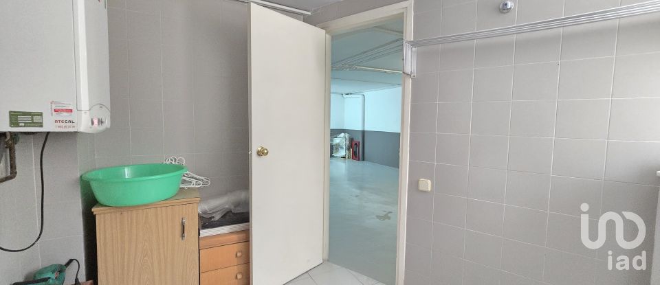 Casa 4 habitacions de 219 m² a Sabadell (08207)
